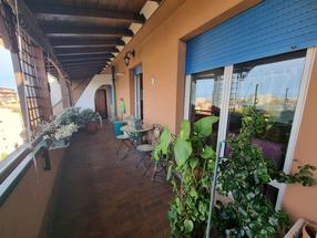 Attico di 4 locali con terrazzo in Vendita
